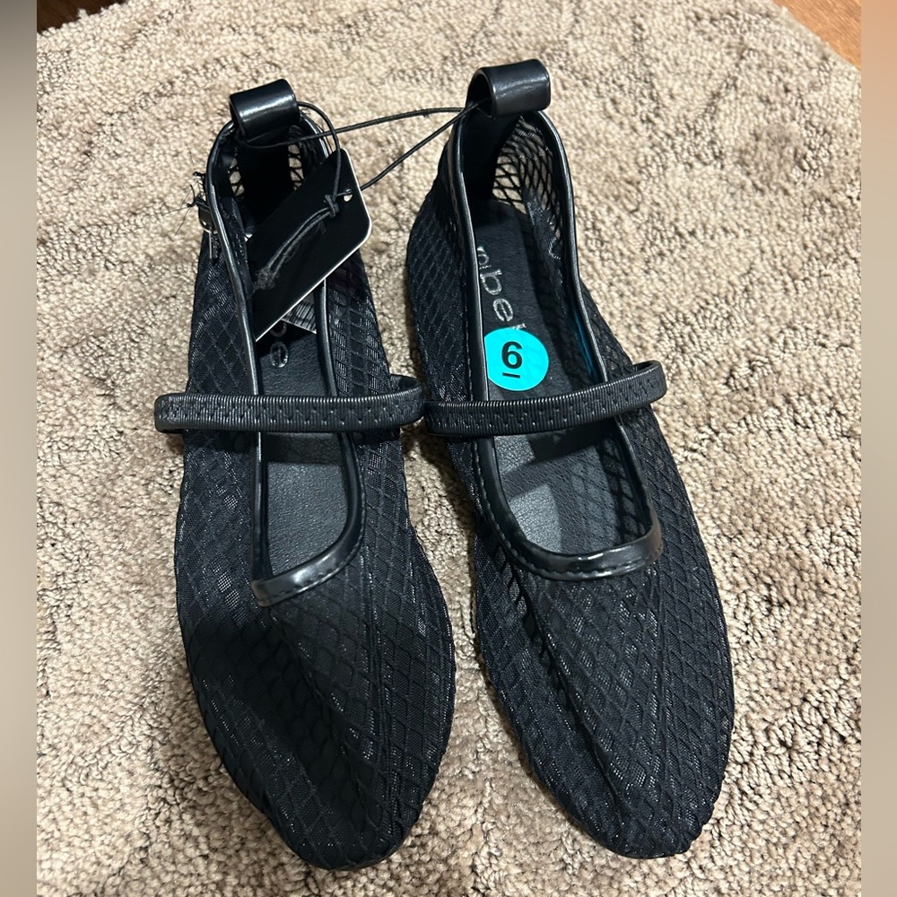 Bebe flats